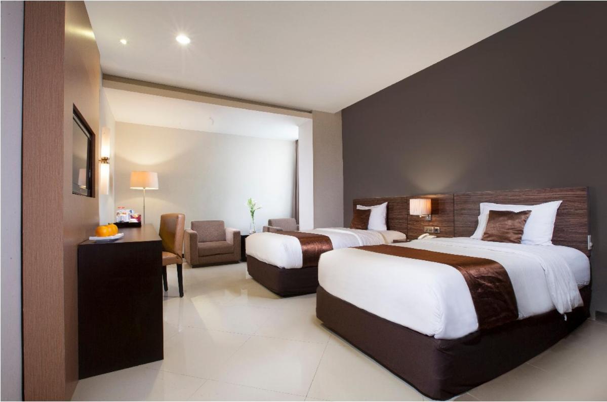 Regantris Malioboro Hotel Yogyakarta Exterior photo
